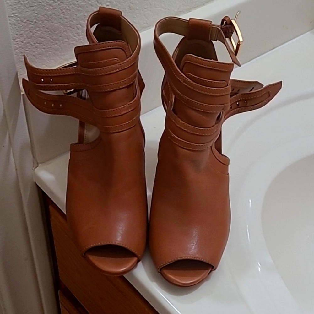 Michael Kors shoes - Picture 1 of 4